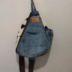 デニムと牛柄のショルダーバッグ