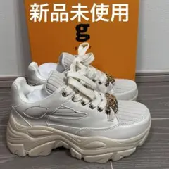 ベージュ スニーカー レディース