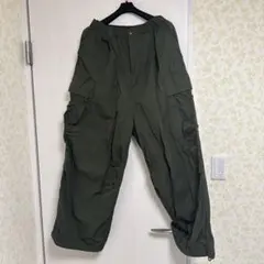 オリーブグリーンカーゴパンツ