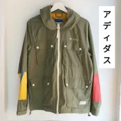 アディダス　adidas ミドル丈　ナイロンジャケット カーキ色　ブルゾン