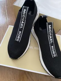 【美品】マイケルコース Skylerソックススニーカー　ハイカット 美品】マイケルコース Skylerソックススニーカー ハイカット - メルカリ