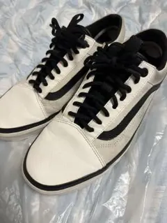 Item thumbnail for item 9cfbaf98-6bc6-4bb8-aa38-0373f517436c