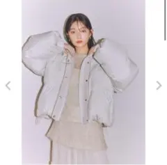 【超美品❗️】fray id ハイネックダウンショートコート ホワイト FRAY I.D（フレイアイディー）の「ハイネックダウンショート