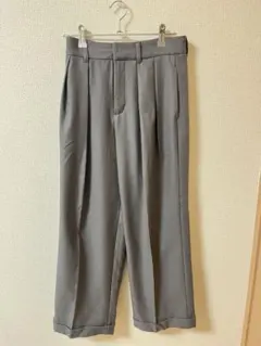 グレー ワイドパンツ プリーツ入り　GU