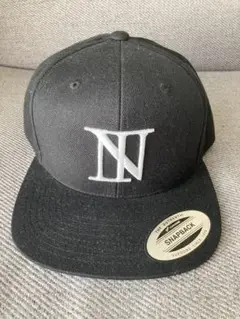 The BONEZ スナップバックキャップ CLASSIC Nロゴ 黒