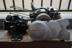 スーパーカブ90 エンジン本体（型式：HA02E） クランクケース新品付