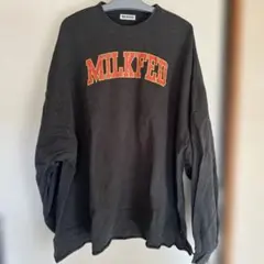 MILKFED. ブラック ロゴスウェット オーバーサイズ トレーナー