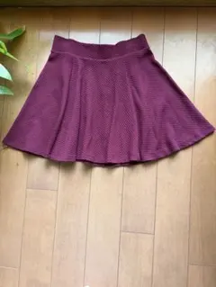 H&M DIVIDED フレアミニスカート ボルドー XSのサムネイル