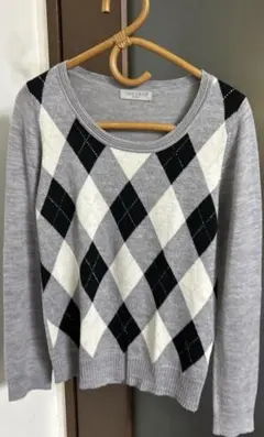 【値下げ】レディース　セーター　長袖　ひし形模様　M