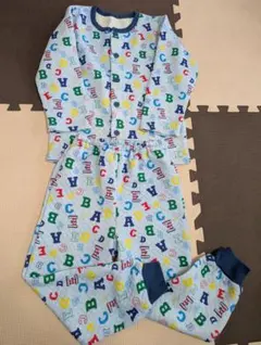 キルトパジャマ　120cm　ほぼ未使用　アルファベッド　水色
