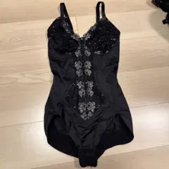 ダイアナ 美品です。七分袖 ボディスーツ 補正下着 ブラック レース