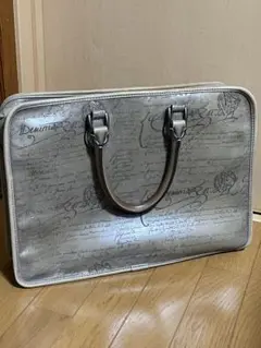 ブリーフケース