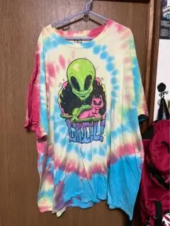 エイリアンと猫のTシャツ XXXL