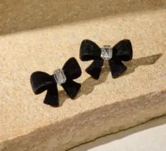 the virgins Velvet earrings