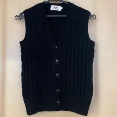 ケーブルニット編み ノースリーブベスト ブラック