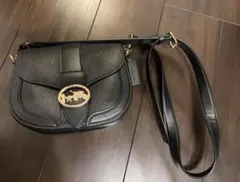 COACH ジョージ サドルバッグ　ショルダーバッグ 　ゴールドロゴ ブラックのサムネイル
