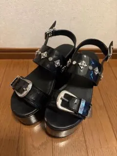 厚底 スタッズ サンダル ブラックのサムネイル