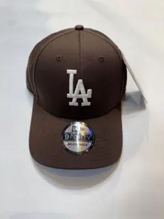 New Era LAロゴ Brown色White刺繍男女用キャップフリ➖サイズ