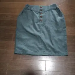 グリーン ボタン付き タイトスカート Mサイズ