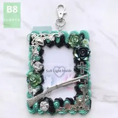 【B8】トレカケース ホイップデコ 硬質ケース 推し活 黒×緑 銃 薔薇 十字架