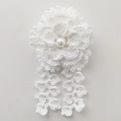 ハンドメイド　レース編み　ホワイト　お花　ブローチ　コサージュ