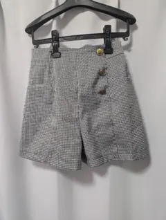 フロントボタンショートパンツ
