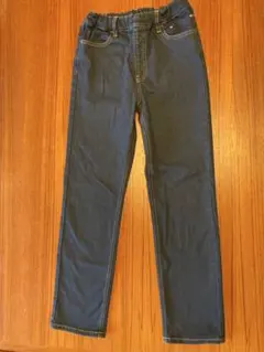 140サイズ ガールズ ジーンズ　長ズボン