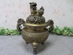 ♦江戸 幕末 明治初期 三ツ足 香炉 火入 銅器 銅製 真鍮 唐銅 唐金 骨董品 須賀 月真 作『蝋型鋳銅 獅子摘 三足香炉』 ｜骨董品買取 緑和堂
