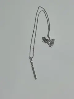 シルバー バータイプ ネックレス クリスタル付き