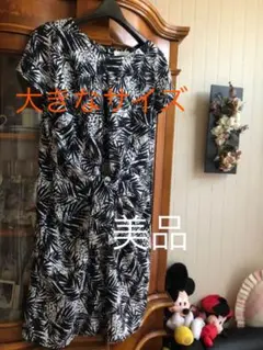 ボタニカル柄ワンピース