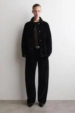 COS フロック加工デニムバレルレッグパンツのサムネイル