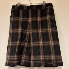 バーバリー　黒と茶色のチェック柄キュロット