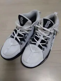 KYRIE FLYTRAP 6 EP 24.5cm