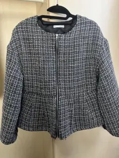 白 テーラードジャケット