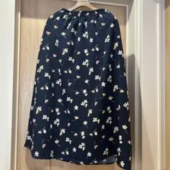 大人上品で華やかに フラワープリントスカート