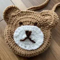 クマの顔 かぎ針編みポシェット