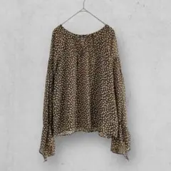 z1325【ビューティーアンドユース】花柄ブラウス　長袖　キャンディスリーブ