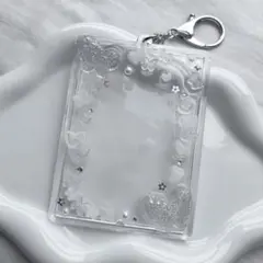 トレカキーホルダー レジンデコトレカケース　　シルバーラメ　白　バタフライ　蝶