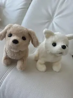 犬のぬいぐるみ 2体セット ベージュ・ホワイト　電動で歩く
