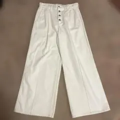 GU ホワイト デニムストレートパンツ