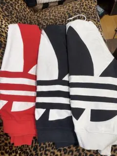 アディダス フード付きパーカー