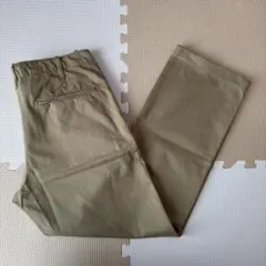 ベージュ チノパン バックポケット付き