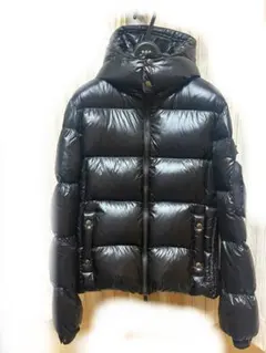 (美品）TATRAS・ベルボ TATRASハンガー付き