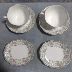 NARUMI　コーヒーカップとソーサ ２脚 　ケーキ皿2枚　セット