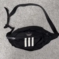 adidas ボディバッグ ブラック