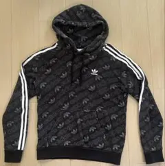 adidas ブラック フード付きパーカー