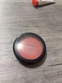 MAC パウダーチーク 赤