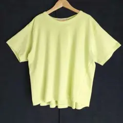 (新品未使用)　ライムグリーン 半袖 Tシャツ バックプリーツ