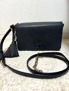 【破損あり】Tory Burch ブラックショルダーバッグ タッセル付き