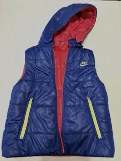Nikeナイキフード付ダウンベスト男の子120〜130リバーシブル